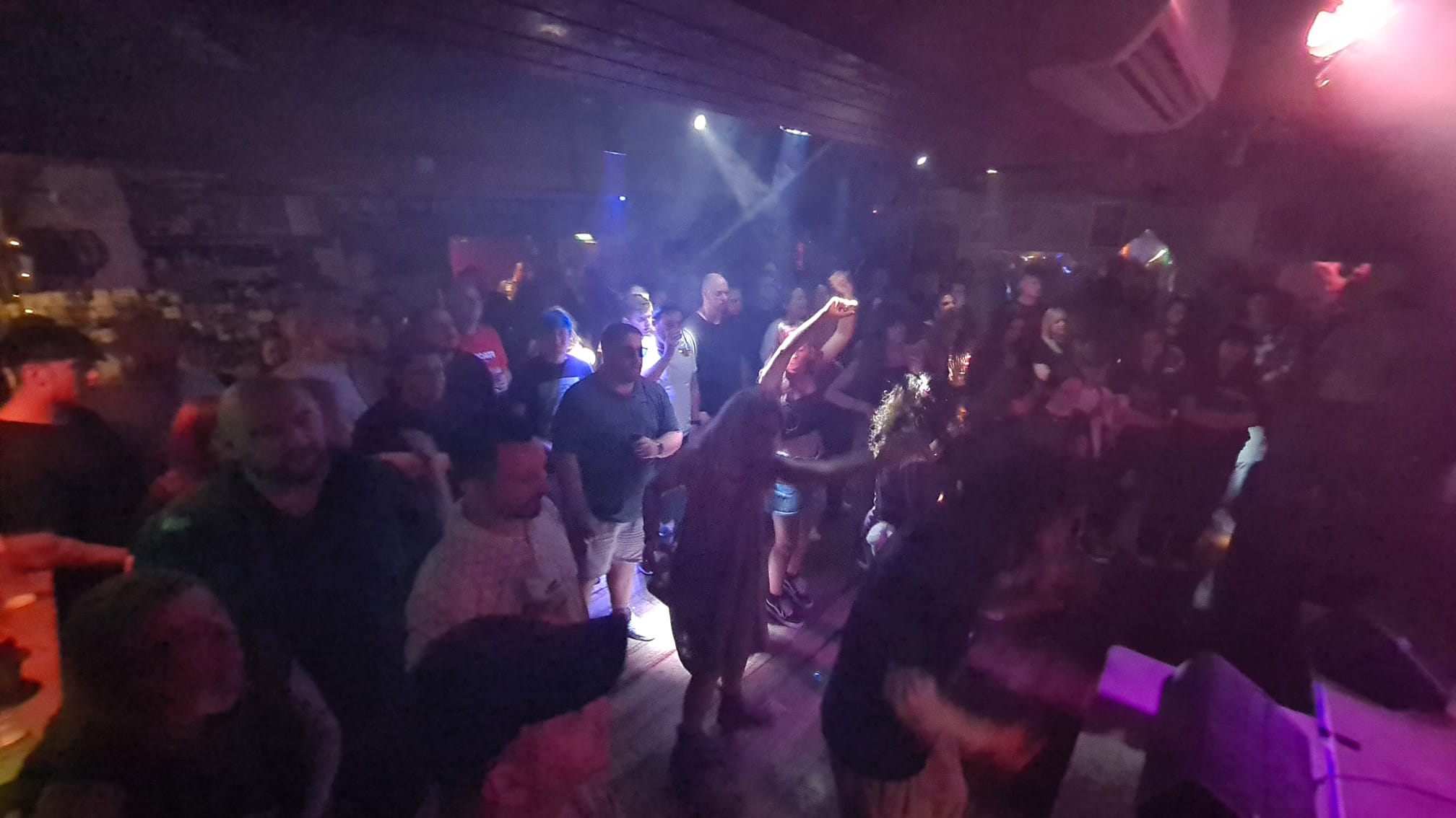 Crowd live